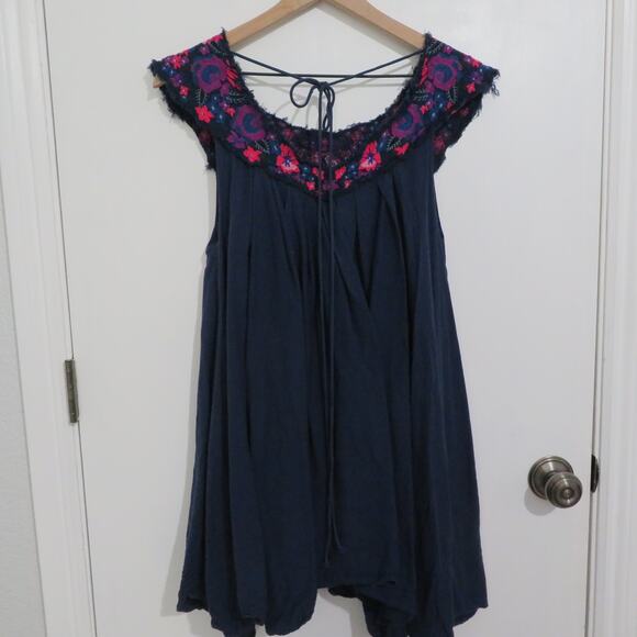 Free People Womens Sz XS Navy Blue Pink In The Flowers Embroidered Swing Dress - Picture 2 of 8